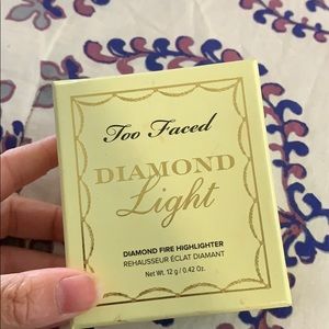 Too faced highlighter